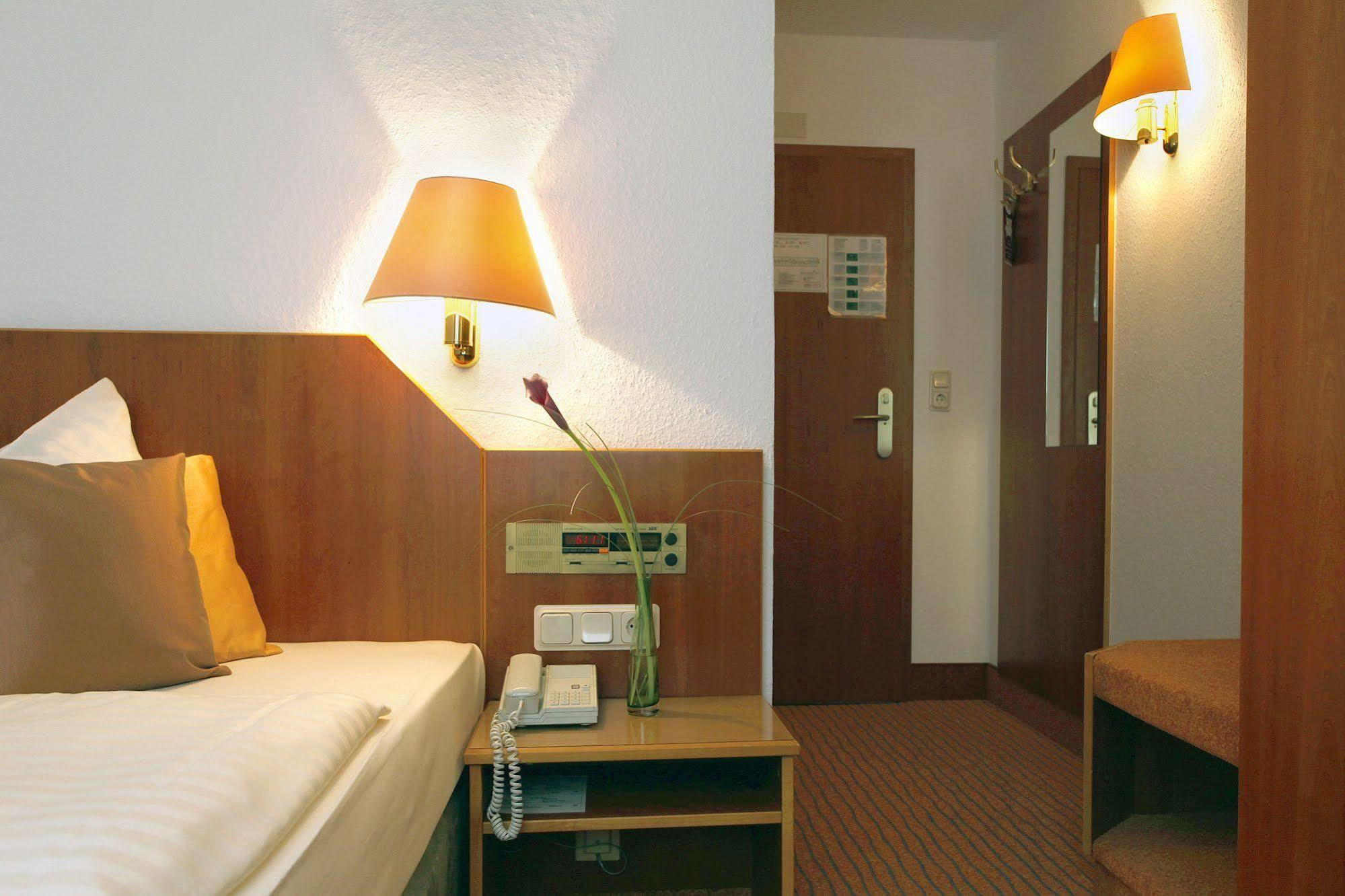 Kleefelder Hof Hotel Hannover Buitenkant foto